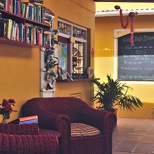 The Dive Hut - Boutique Hotel